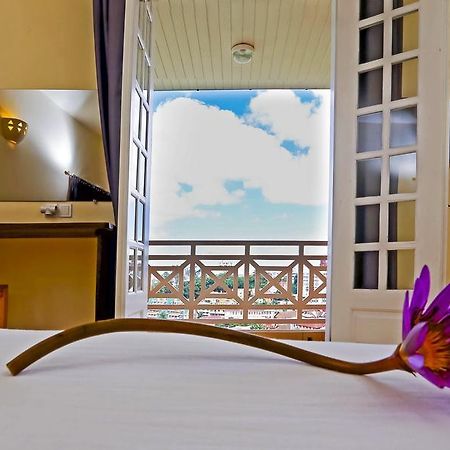 Le Lotus Bleu Hotel Antananarivo Szoba fotó