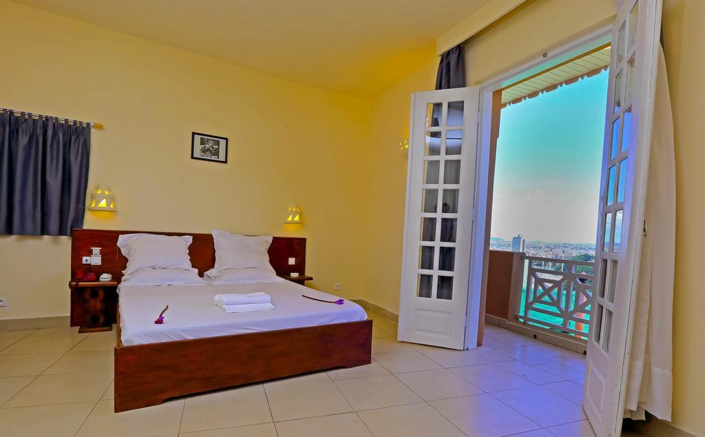 Le Lotus Bleu Hotel Antananarivo Szoba fotó