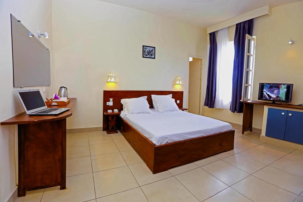 Le Lotus Bleu Hotel Antananarivo Szoba fotó