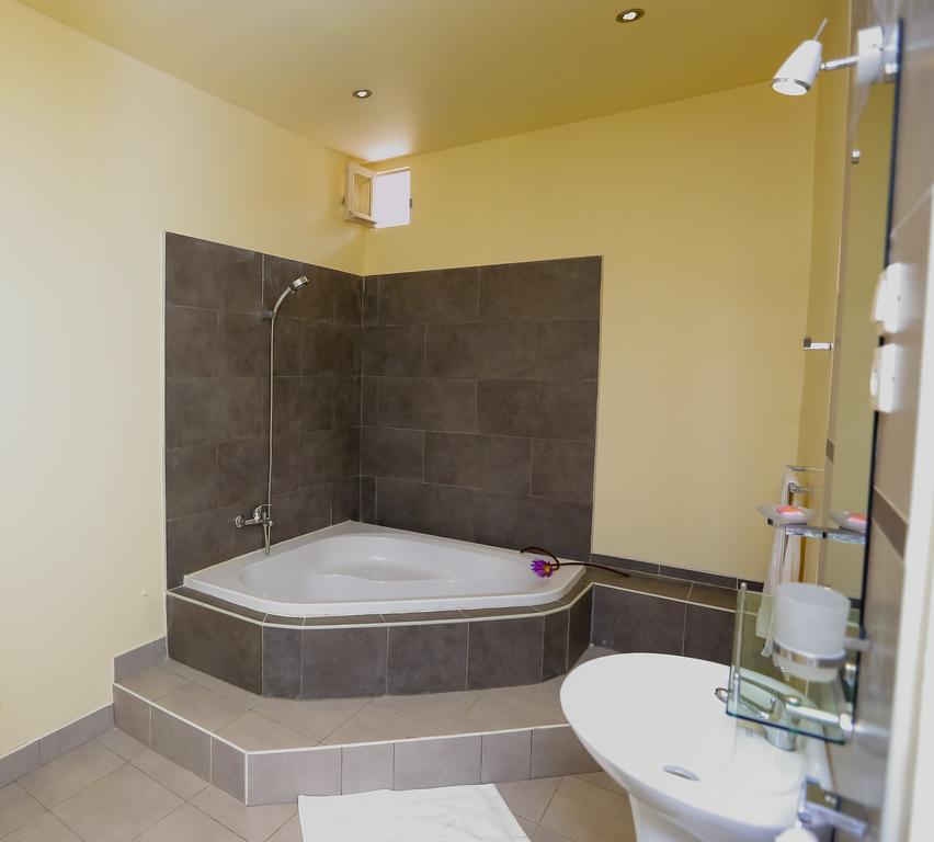 Le Lotus Bleu Hotel Antananarivo Kültér fotó